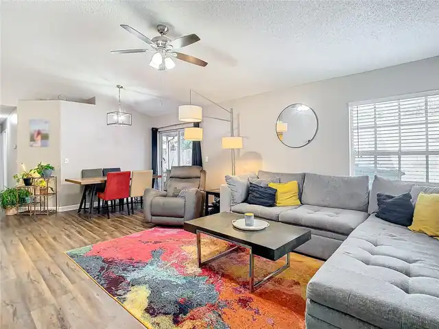 Listing Photo 8