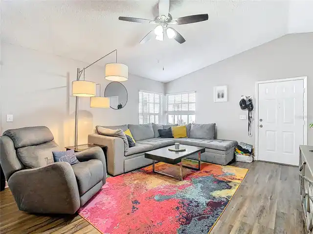Listing Photo 9