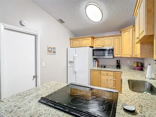 Listing Photo 16