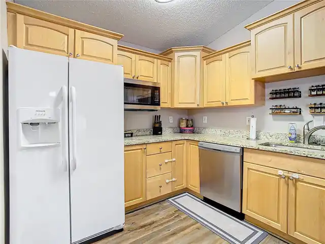 Listing Photo 17