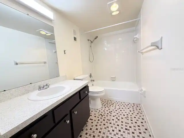 Listing Photo 15