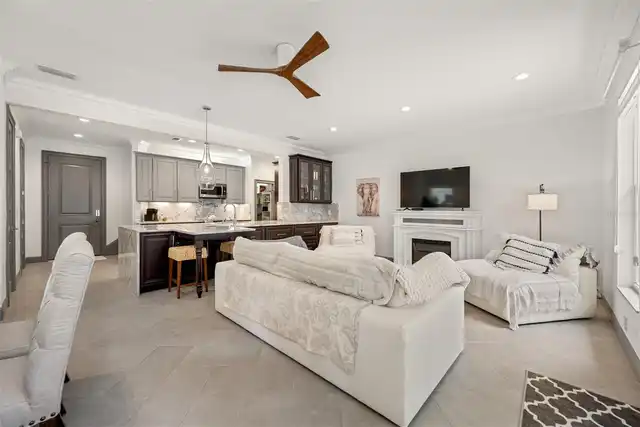 Listing Photo 12