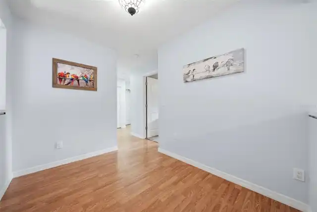 Listing Photo 16