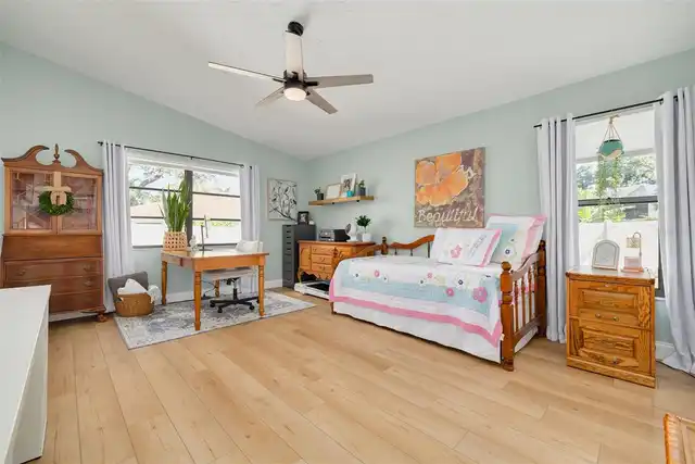 Listing Photo 25