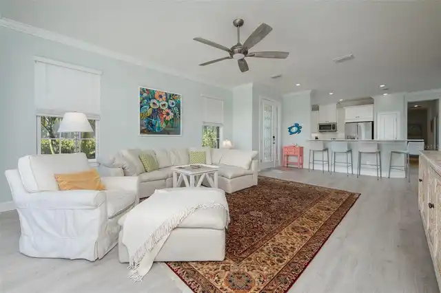 Listing Photo 9