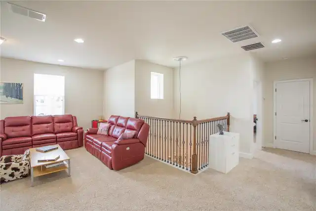 Listing Photo 16