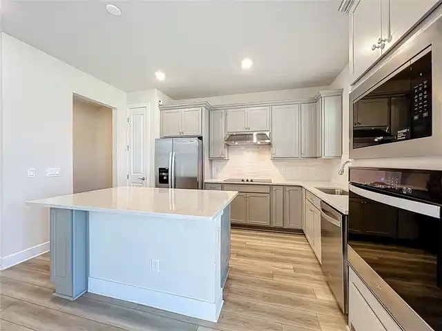 Listing Photo 16