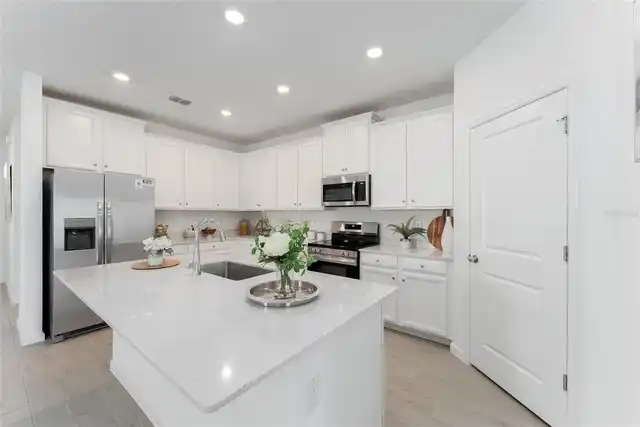 Listing Photo 11