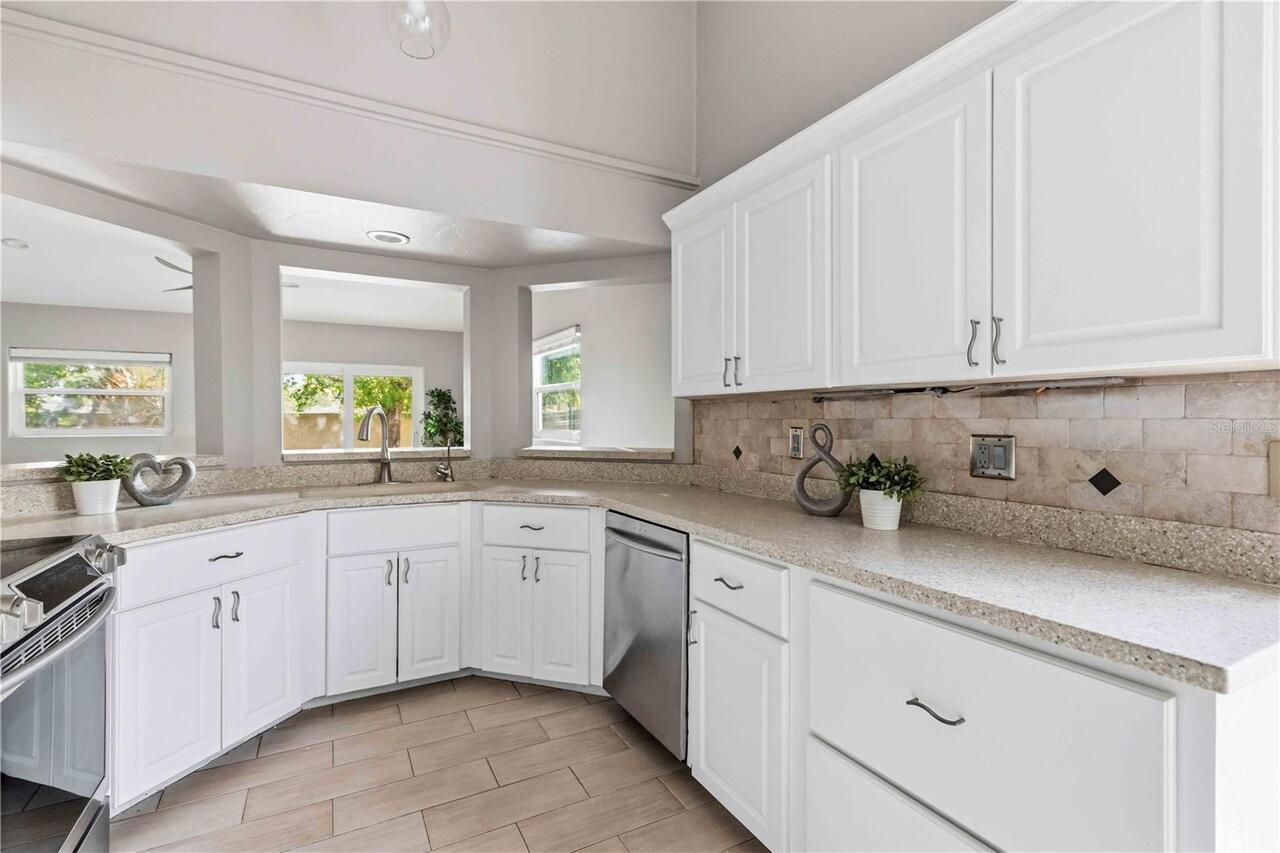 Listing Photo 14