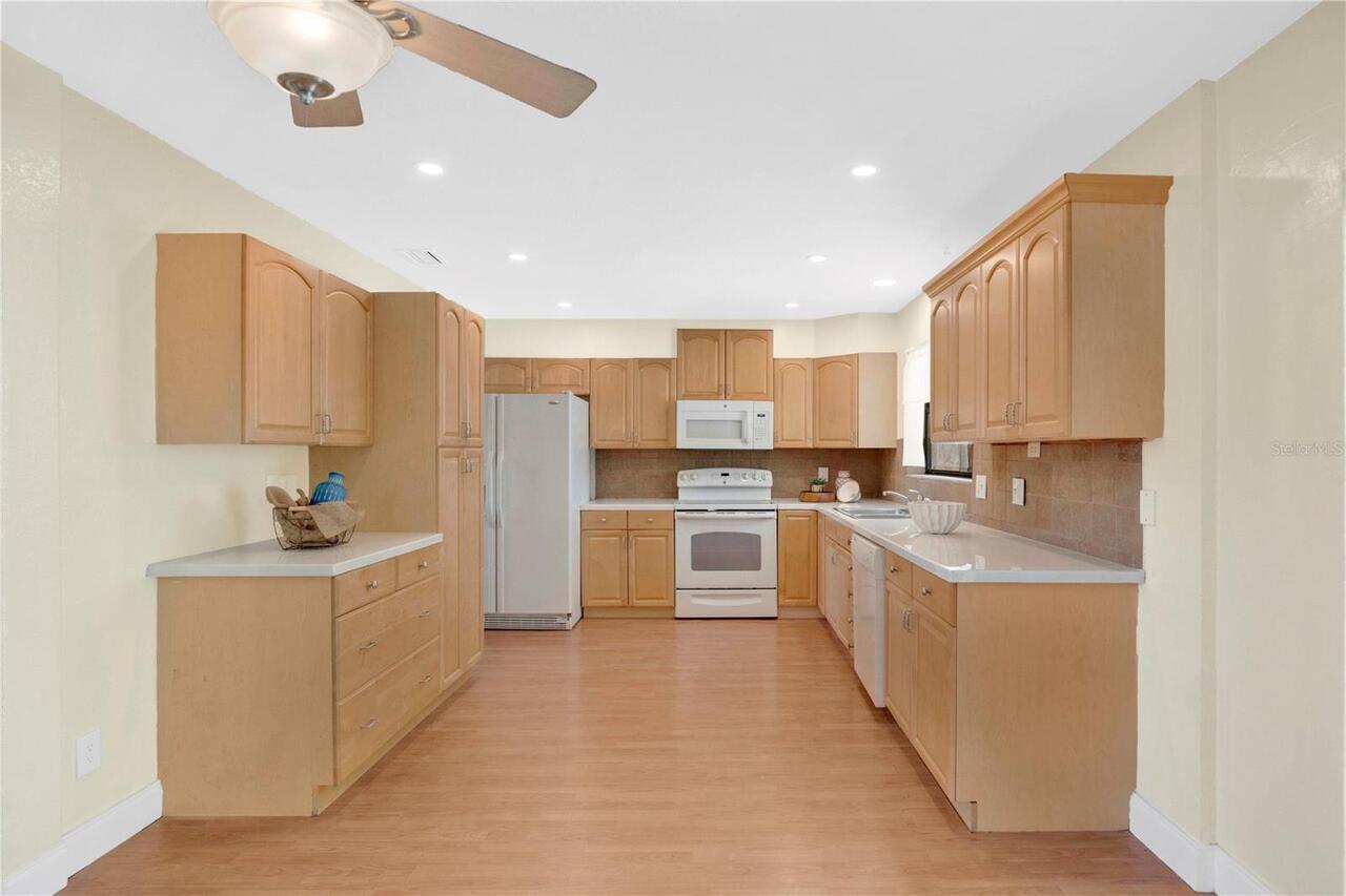 Listing Photo 16