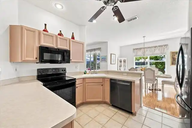 Listing Photo 8