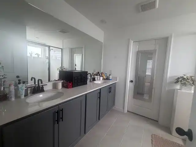 Listing Photo 12