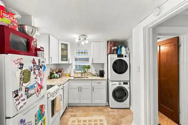 Listing Photo 8