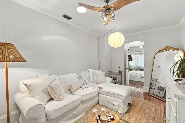 Listing Photo 11