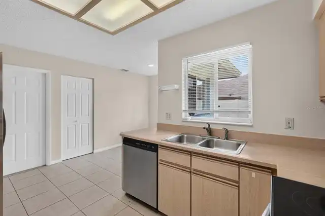 Listing Photo 12
