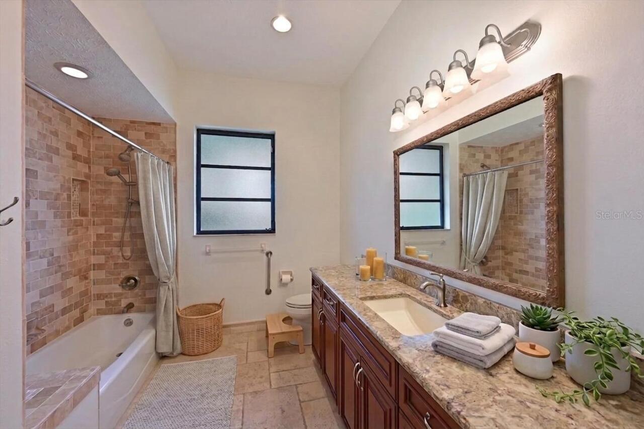 Listing Photo 17