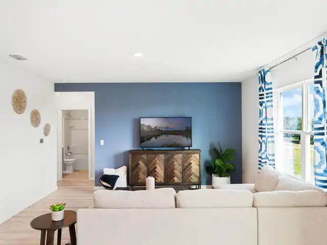 Listing Photo 8