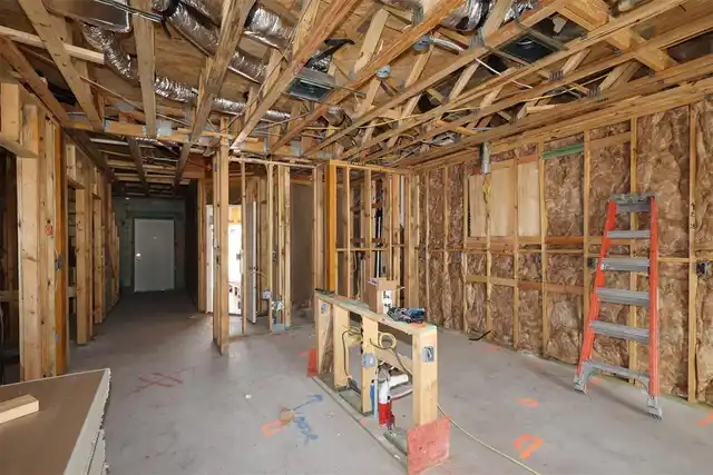 Listing Photo 9