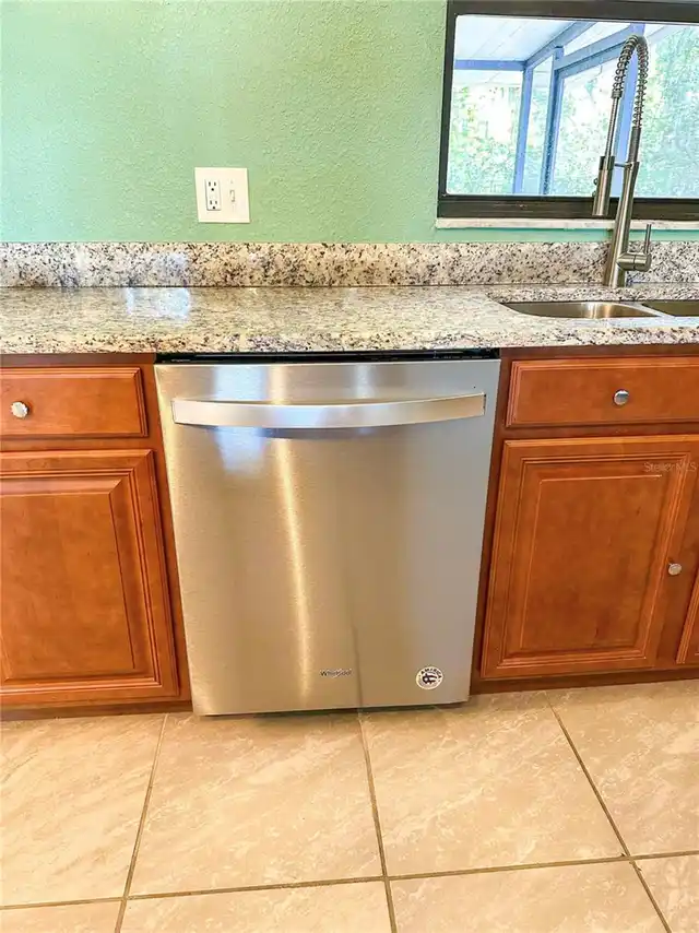 Listing Photo 10