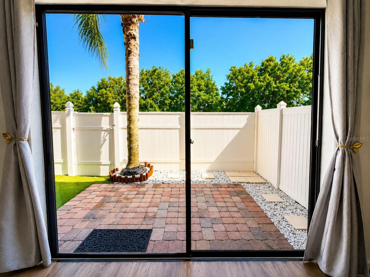 Listing Photo 8