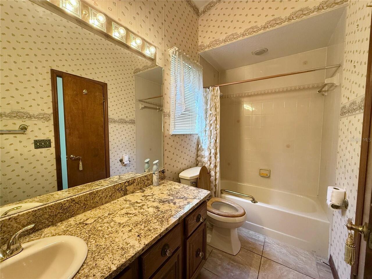 Listing Photo 12