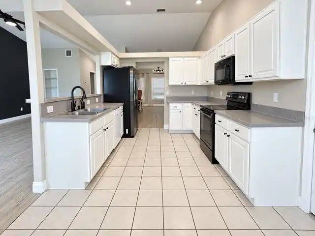 Listing Photo 10