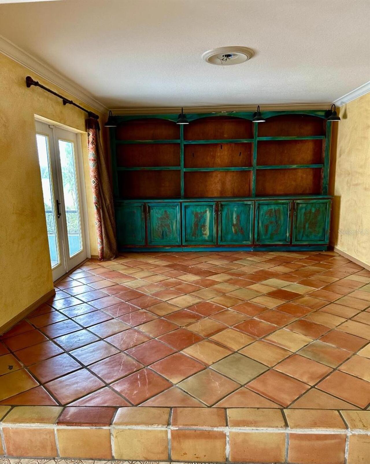 Listing Photo 11