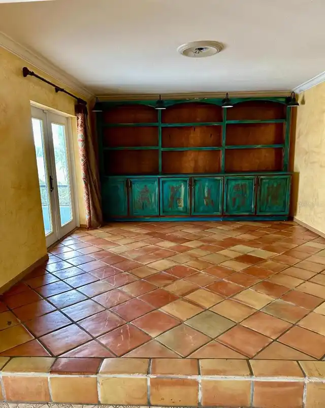 Listing Photo 11