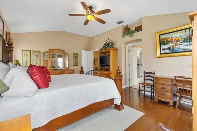 Listing Photo 18