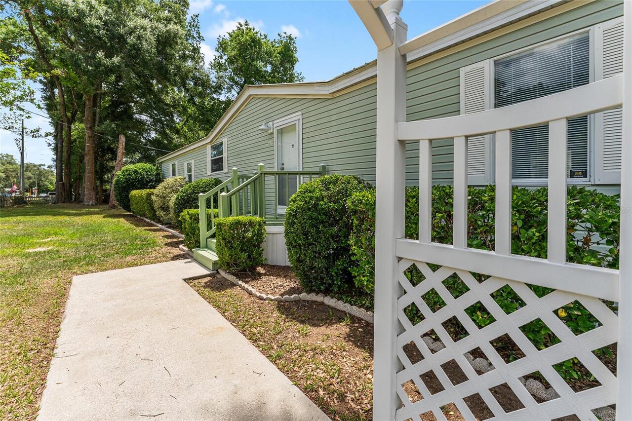 Listing Photo 8