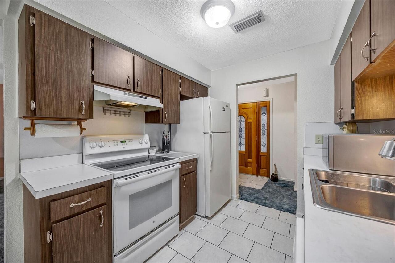 Listing Photo 9