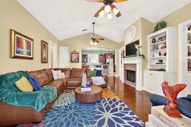 Listing Photo 11