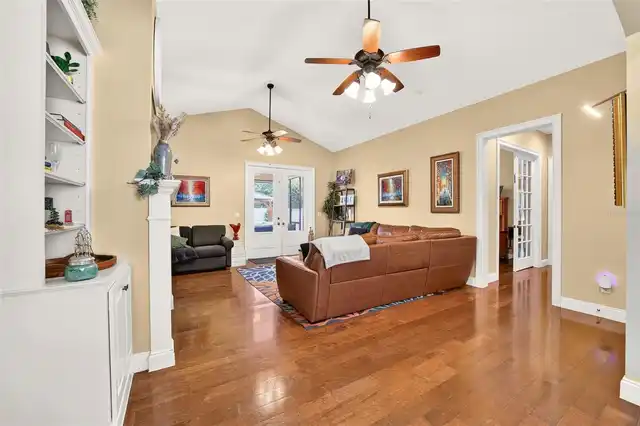 Listing Photo 14