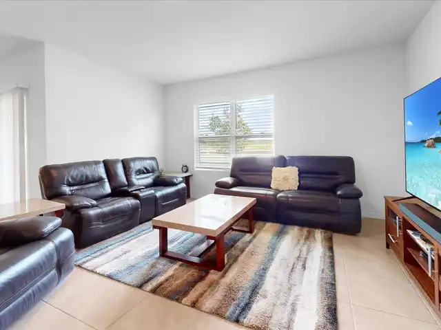 Listing Photo 7