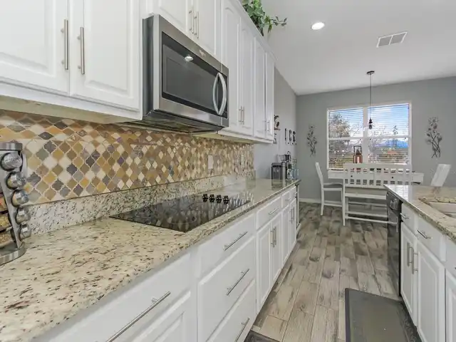 Listing Photo 8