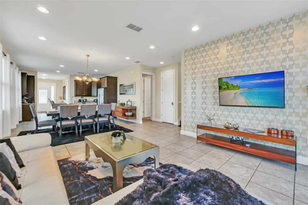 Listing Photo 9