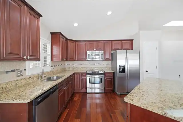 Listing Photo 10
