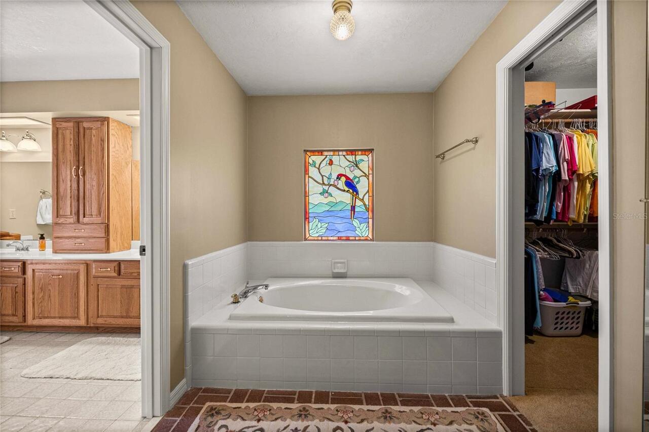 Listing Photo 12