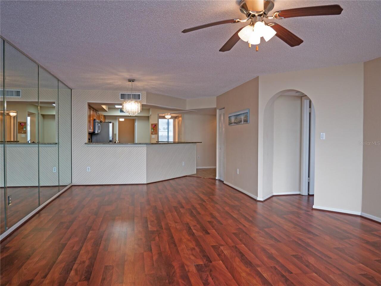 Listing Photo 14