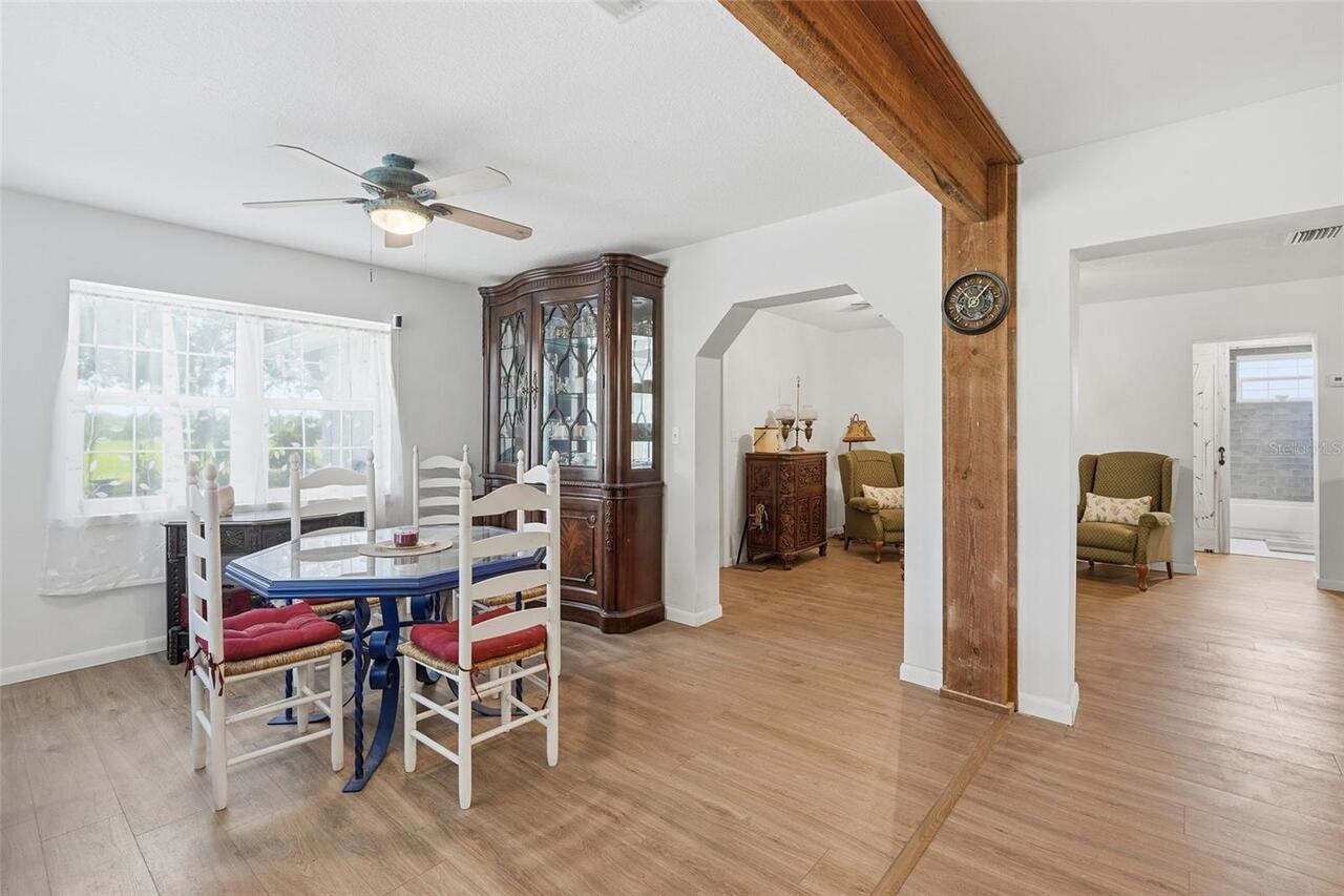 Listing Photo 11