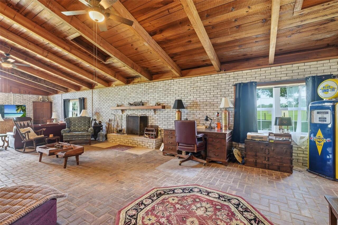Listing Photo 14