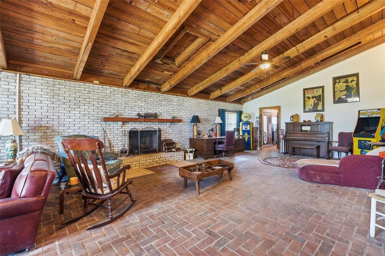 Listing Photo 16