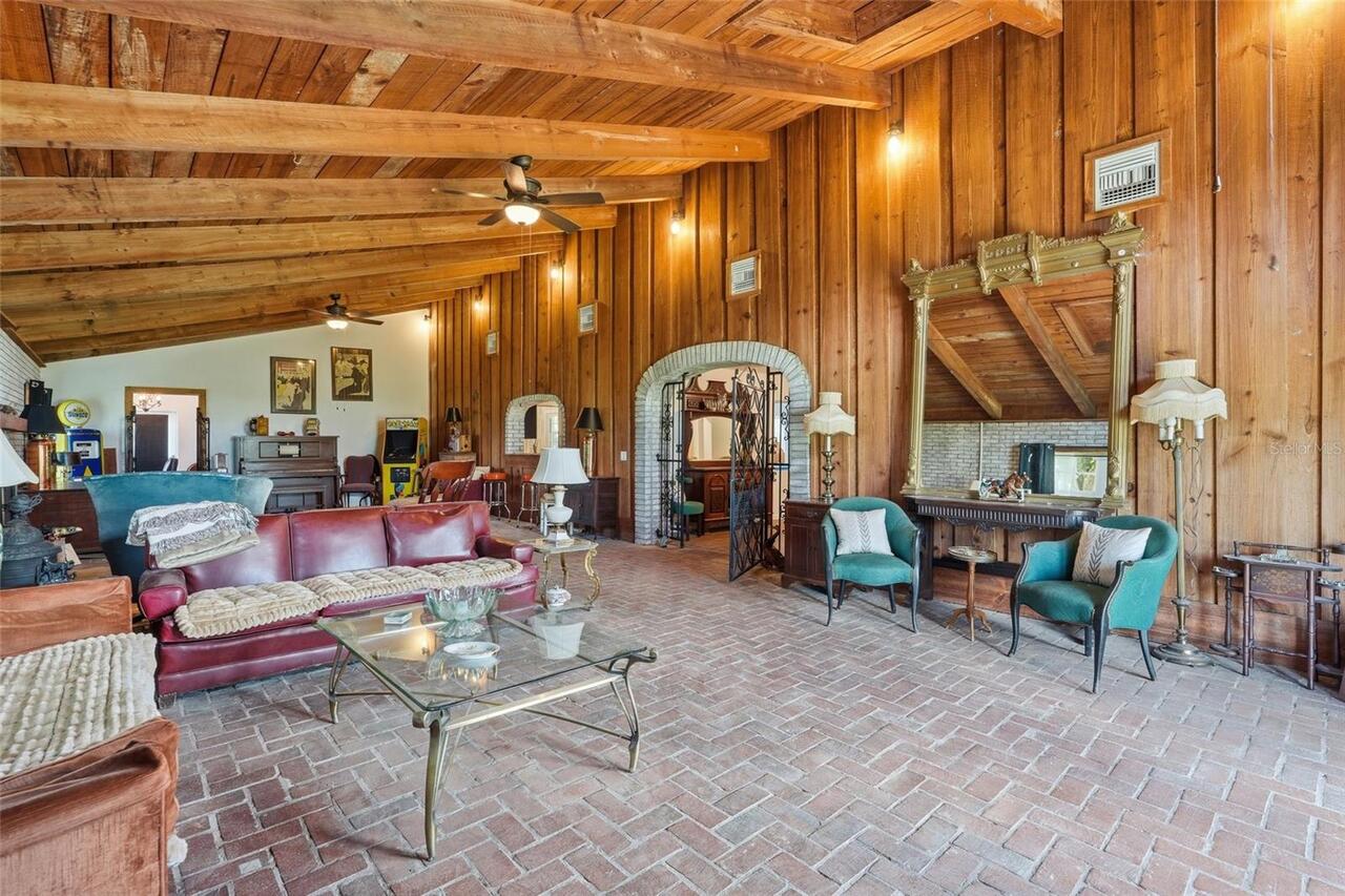 Listing Photo 18