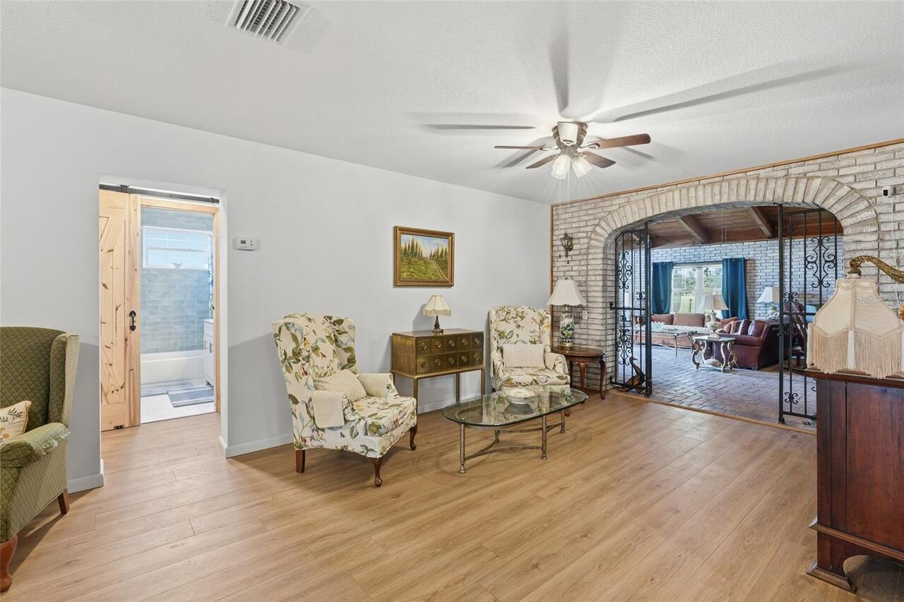 Listing Photo 23