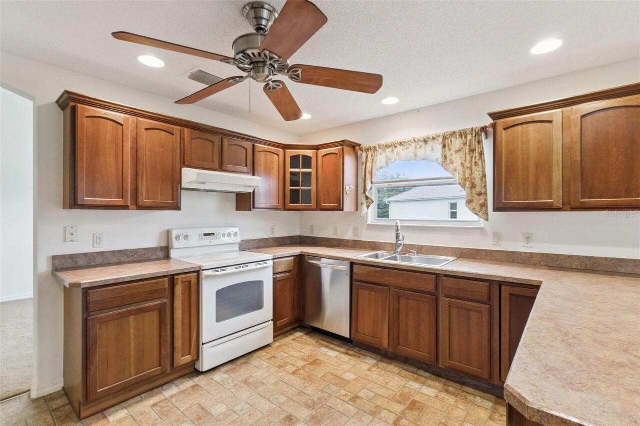 Listing Photo 9
