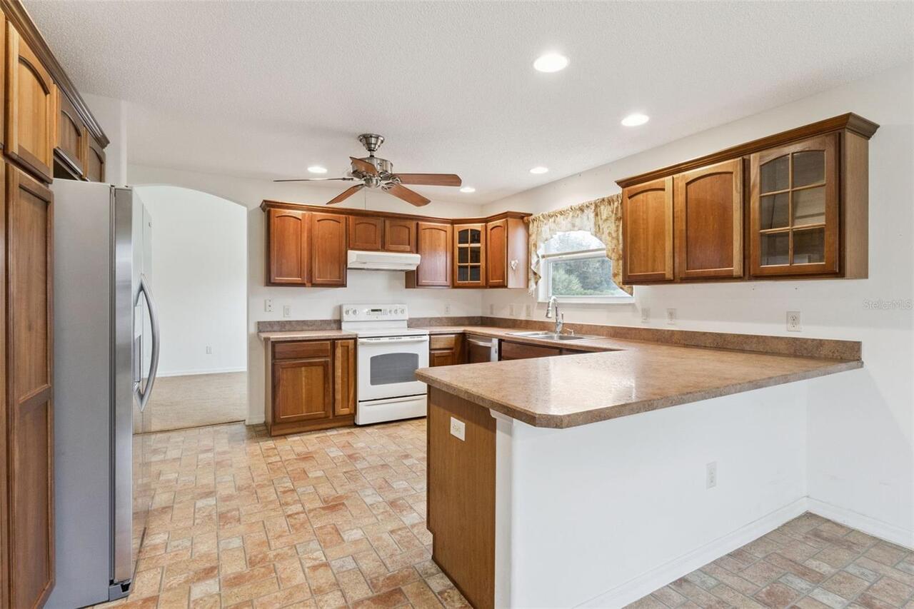 Listing Photo 10