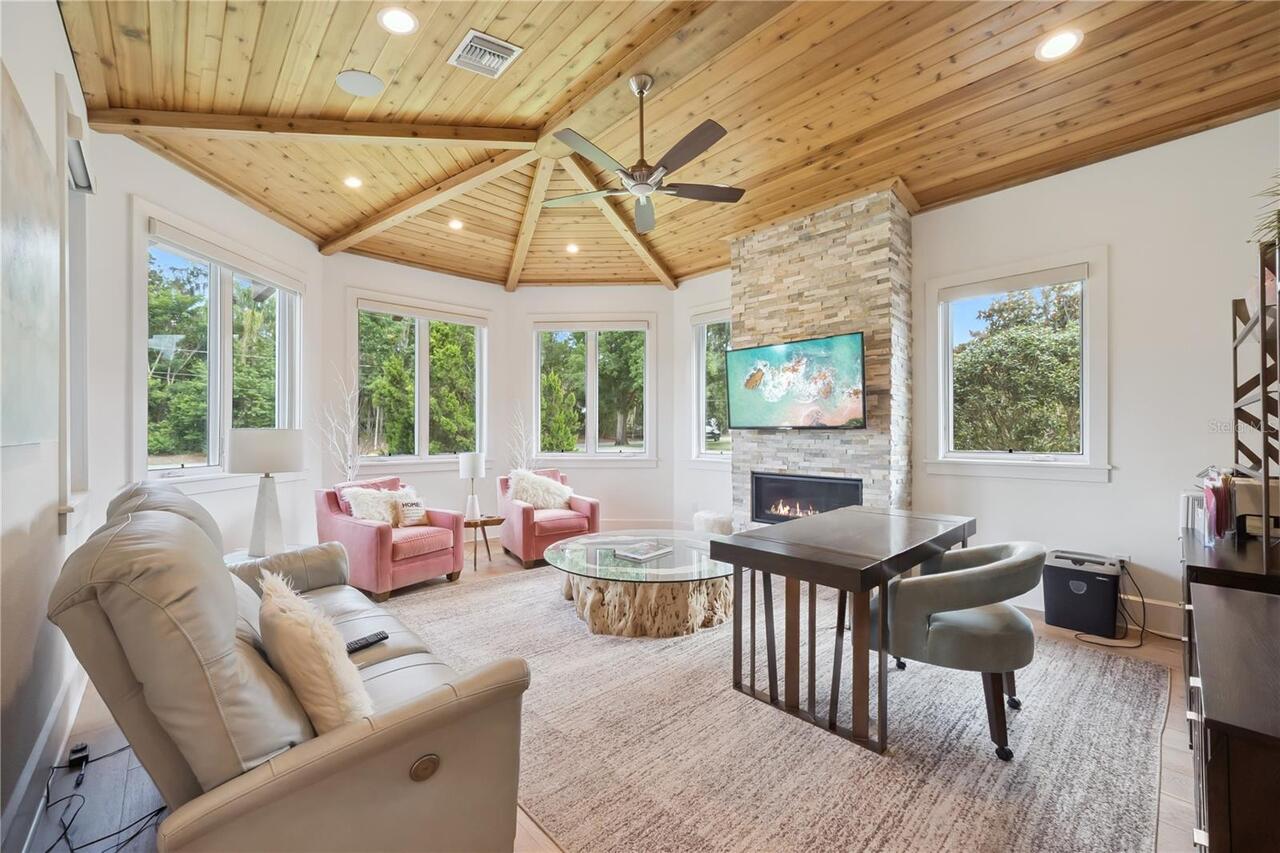 Listing Photo 17