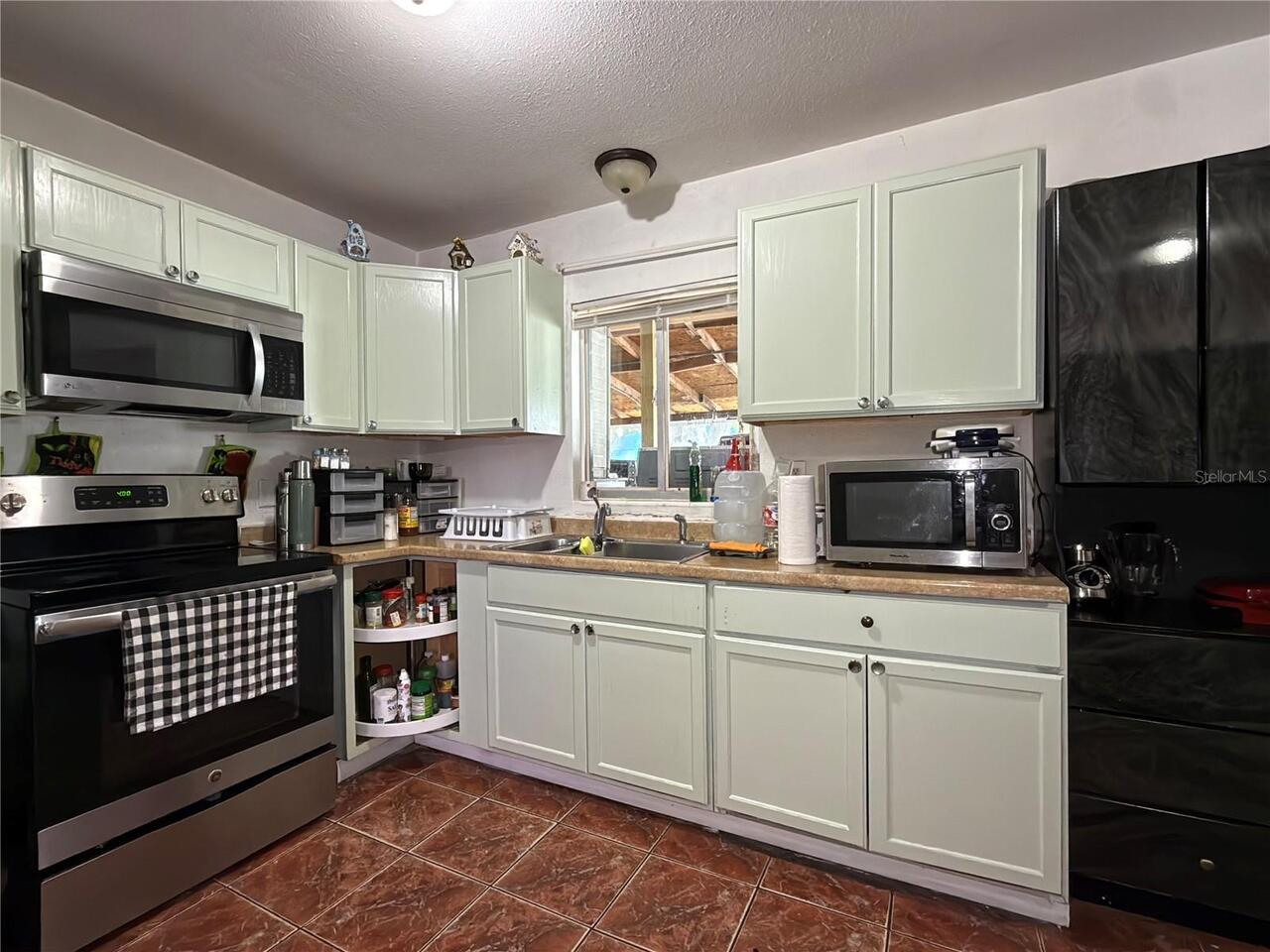 Listing Photo 17