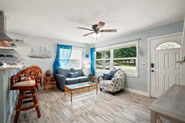 Listing Photo 10