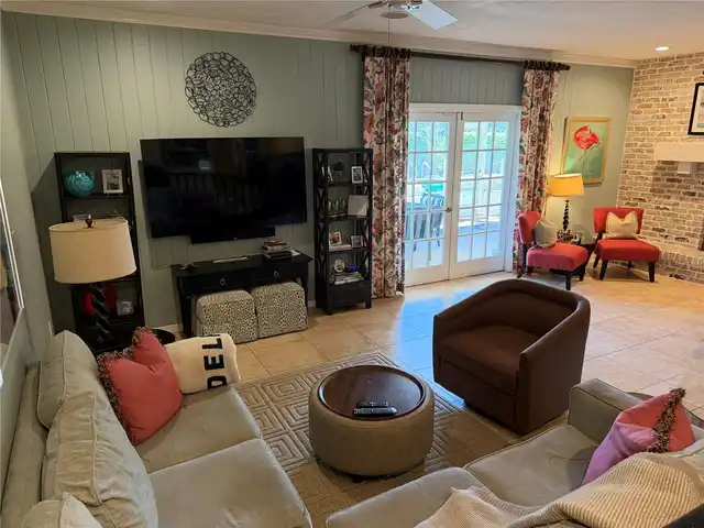 Listing Photo 10